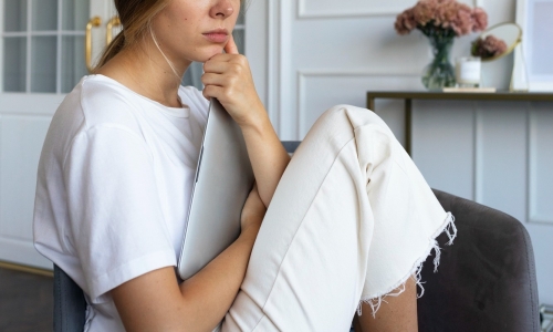 Zihnini Susturamıyor musun? Aşırı Düşünmekten Kurtulmanın 6 Bilimsel ve Etkili Yolu