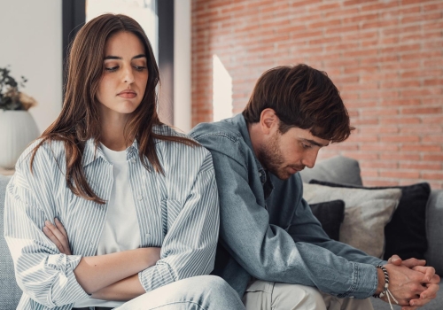 İlişkimizde Her Şey Yolunda Gibi Ama İçimde Bir Eksiklik Var – Bu His Nereden Geliyor, Ne Yapılabilir?